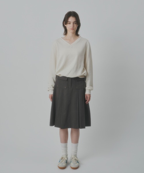 GIUNON(ジウノン)の「loose v-neck sweatshirt / ルーズVネックスウェットシャツ(スウェット・レディース・アイボリー/グレー・FREE)」の16枚目の写真