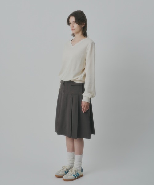 GIUNON(ジウノン)の「loose v-neck sweatshirt / ルーズVネックスウェットシャツ(スウェット・レディース・アイボリー/グレー・FREE)」の17枚目の写真