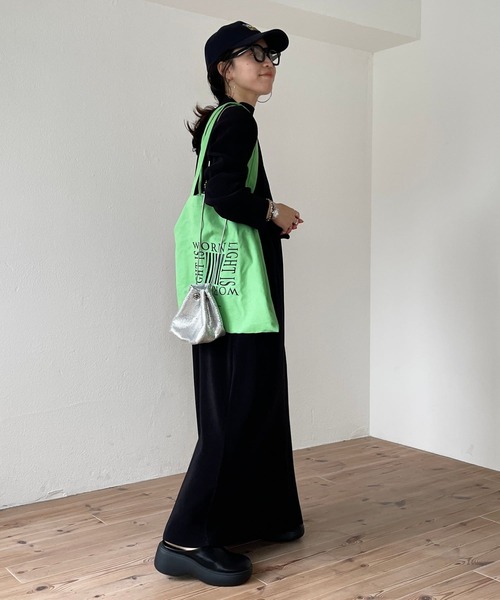 wee9s（ウィークス）の「【セルフカット可能】daily daily super stretch pleats one piece / デイリーデイリースーパーストレッチプリーツワンピース[長袖]（ワンピース・レディース・ブラック/アッシュグレー/ブルー/ネイビー/ブラウン/ボルドー/ダークグリーン/アイボリー/チェリーレッド/ライトブルー・FREE/LONG）」の22枚目の写真