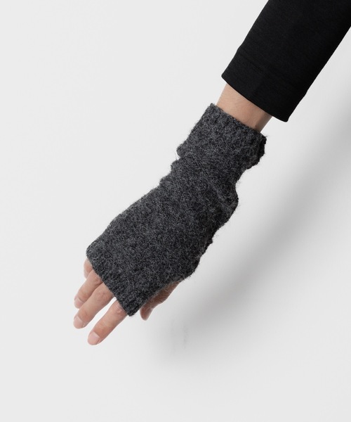 VEIN （ヴェイン）の「シャギーニット グローブ / SHAGGY KNIT GLOVE（手袋・メンズ・ブラック/オフホワイト/グレー/ピンク・ONE SIZE）」の17枚目の写真