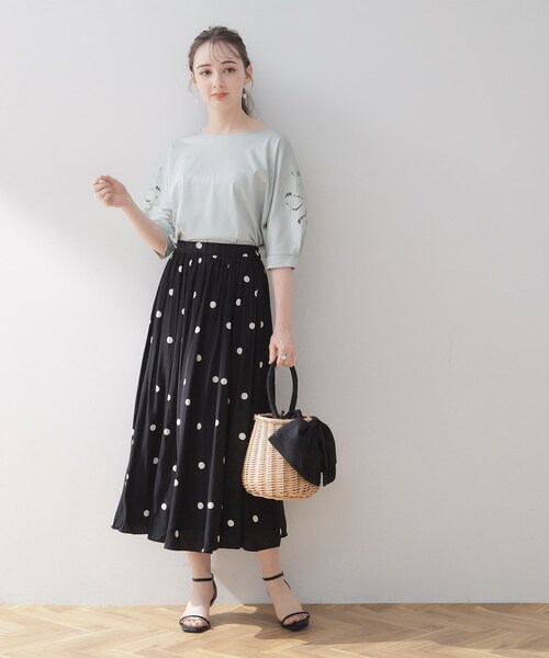 couture brooch（クチュールブローチ）の「◆【品よくレディな雰囲気に】ポルカドットフレアースカート（スカート・レディース・ホワイト系3/ブラック系・36/38/40/42）」の4枚目の写真