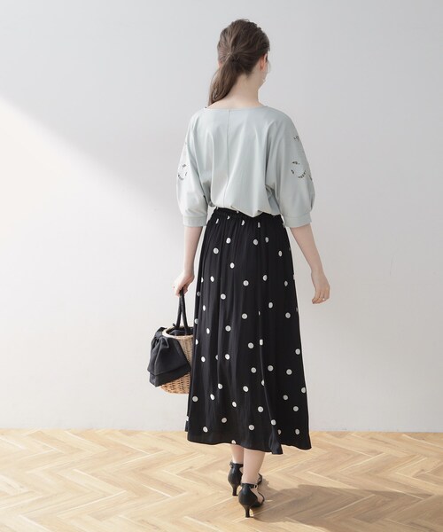 couture brooch（クチュールブローチ）の「◆【品よくレディな雰囲気に】ポルカドットフレアースカート（スカート・レディース・ホワイト系3/ブラック系・36/38/40/42）」の6枚目の写真