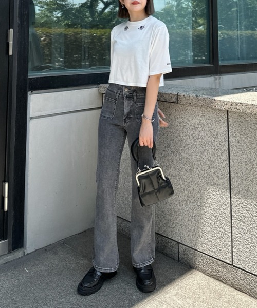 jiasecond.(ジアセカンド)の「【jiasecond.】トライバルダブルローズクロップドTシャツ / トップス カットソー Tシャツ 半袖 プリント プリントT ショート バラ ローズ 薔薇 クロップド コンパクト ワンポイントブラック ホワイト ZOZOTOWN限定(Tシャツ/カットソー・レディース・ホワイト/ブラック・FREE)」の12枚目の写真