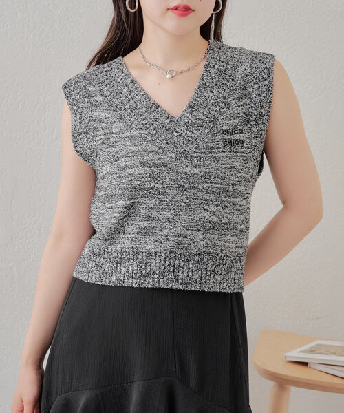 Chico（チコ）の「胸刺繍メランジベスト（ニット/セーター