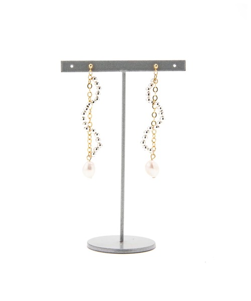 Casselini（キャセリーニ）の「Casselini(キャセリーニ)チェーンなみなみピアス（ピアス（両耳用）・レディース・シルバー/クリア/ホワイト・FREE）」の6枚目の写真