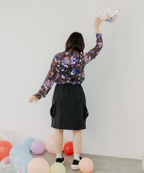 ScoLar（スカラー）の「143625：花・宇宙クラゲ・アニマル 3柄展開 ラメニットソーインナーTシャツ（Tシャツ/カットソー・レディース・グリーン/ブラック/オフホワイト・M）」の14枚目の写真