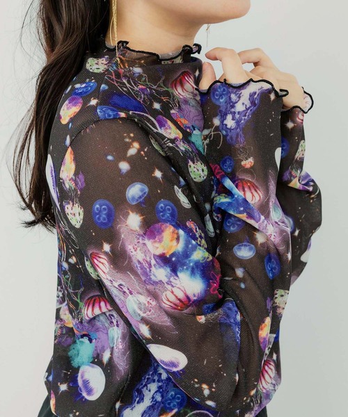 ScoLar（スカラー）の「143625：花・宇宙クラゲ・アニマル 3柄展開 ラメニットソーインナーTシャツ（Tシャツ/カットソー・レディース・グリーン/ブラック/オフホワイト・M）」の13枚目の写真