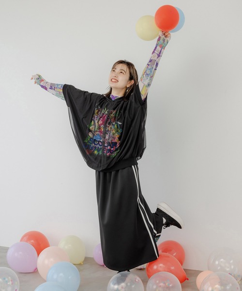 ScoLar（スカラー）の「143625：花・宇宙クラゲ・アニマル 3柄展開 ラメニットソーインナーTシャツ（Tシャツ/カットソー・レディース・グリーン/ブラック/オフホワイト・M）」の8枚目の写真