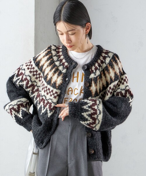 SHIPS(シップス)の「【SHIPS別注】KHWOPA:2way ノルディック セーター(ニット/セーター・レディース・レッド/ダークグレー・ONE SIZE)」の20枚目の写真