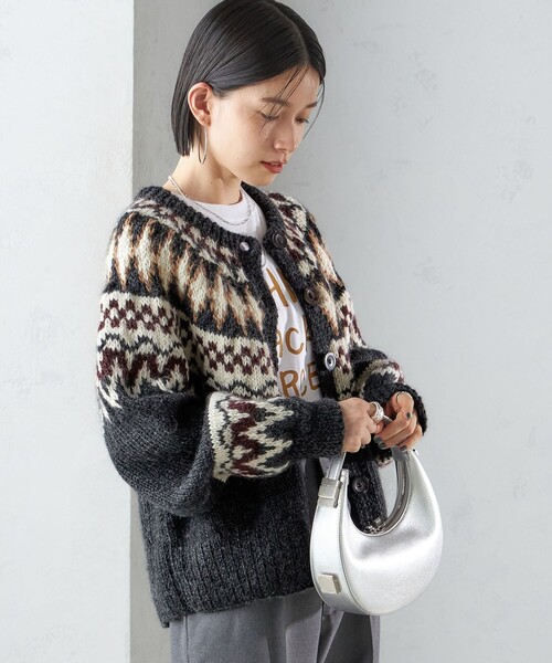 SHIPS(シップス)の「【SHIPS別注】KHWOPA:2way ノルディック セーター(ニット/セーター・レディース・レッド/ダークグレー・ONE SIZE)」の21枚目の写真