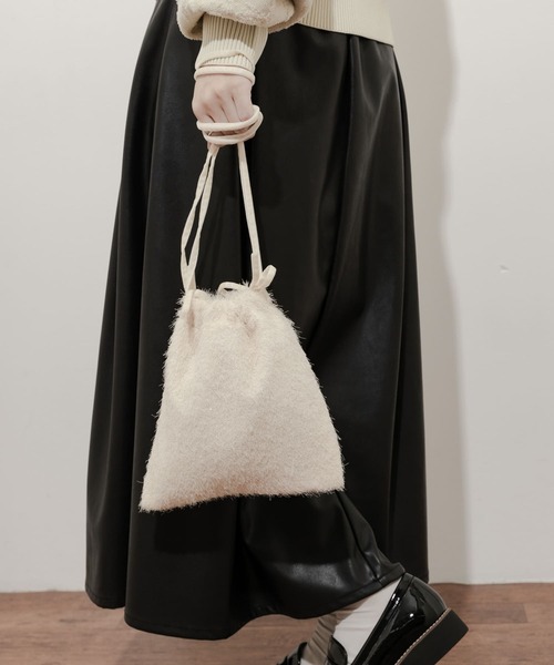 SMELLY（スメリー）の「フリンジリボンキンチャクバッグ（ショルダーバッグ・レディース・アイボリー/ブラック・-）」の8枚目の写真