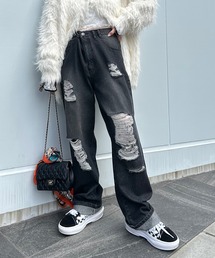 けっこうなダメージデニムパンツ