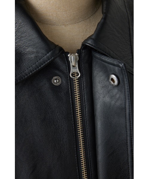 AZUL by moussy（アズールバイマウジー）の「フェイクレザージップブルゾン（ライダースジャケット・レディース・ブラック/ダークブラウン・FREE）」の6枚目の写真
