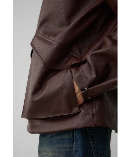 AZUL by moussy（アズールバイマウジー）の「フェイクレザージップブルゾン（ライダースジャケット・レディース・ブラック/ダークブラウン・FREE）」の19枚目の写真