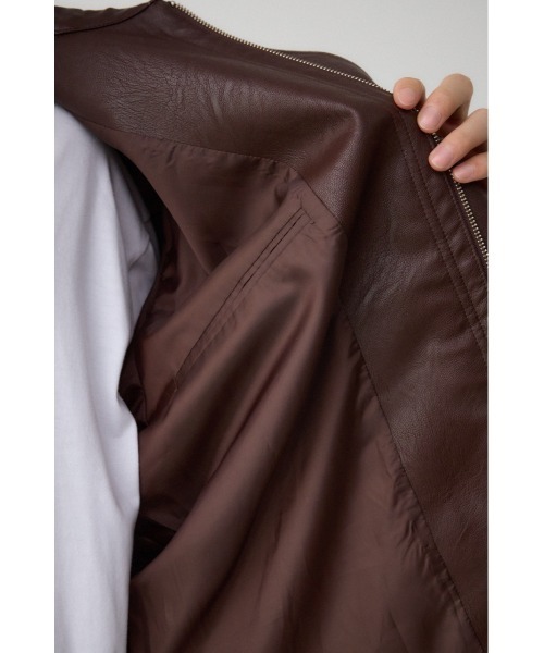 AZUL by moussy（アズールバイマウジー）の「フェイクレザージップブルゾン（ライダースジャケット・レディース・ブラック/ダークブラウン・FREE）」の21枚目の写真