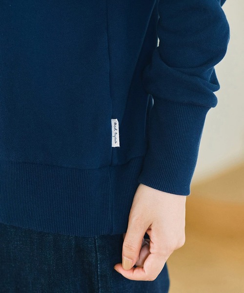 and myera（アンド マイラ）の「ａｎｄ　ｍｙｅｒａ　素敵なトレーナー（スウェット・レディース・ブラウン/ネイビー/ブラック・L/M/S）」の7枚目の写真