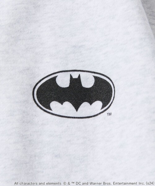 FREAK'S STORE（フリークスストア）の「SCREENSTARS/スクリーンスターズ バットマン BATMOBIILE SWEAT/プリント クルーネック スウェット（スウェット・メンズ・ライトグレー/チャコールグレー・LARGE/MEDIUM）」の6枚目の写真