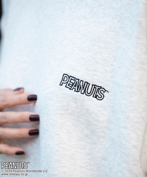 coen(コーエン)の「PEANUTS(ピーナッツ)×coen 裏毛クルーネックスウェット(Tシャツ/カットソー・レディース・ライトグレー/ダークグレー/ライトブルー/クリーム・M/L)」の6枚目の写真