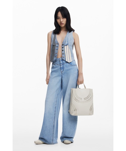 Desigual（デシグアル）の「パンチング加工のMサイズバックパック（バックパック/リュック・レディース・ブラウン/ホワイト・FREE）」の10枚目の写真