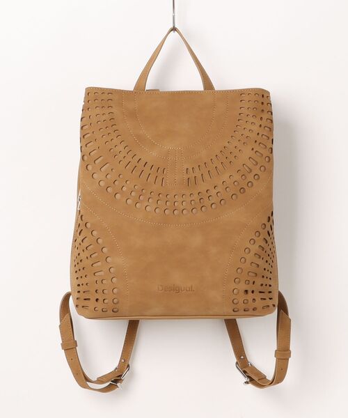 Desigual（デシグアル）の「パンチング加工のMサイズバックパック（バックパック/リュック・レディース・ブラウン/ホワイト・FREE）」の13枚目の写真