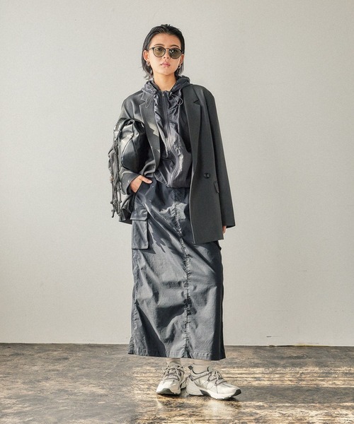 BAYFLOW（ベイフロー）の「[長さ調整可能]ラメコードハーフムーンショルダー（ショルダーバッグ・レディース・ブラック/ライトベージュ・FREE）」の9枚目の写真