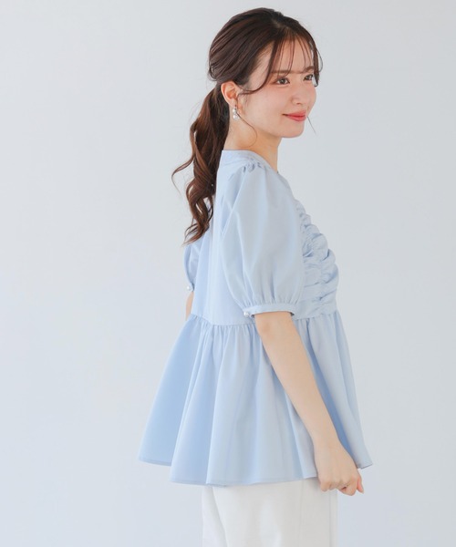 【新品タグ付き】フィットモア　ギャザーパフスリーブペプラムブラウス セール】ギャザーパフスリーブペプラムブラウス（シャツ