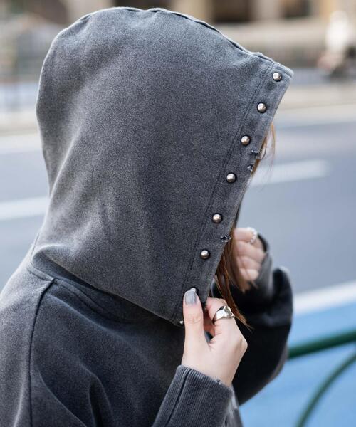 WEGO（ウィゴー）の「WEGO/ヴィンテージライクスタッズジップパーカー（パーカー・レディース・ブラウン/ブラック・FREE）」の6枚目の写真