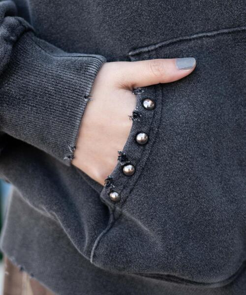 WEGO（ウィゴー）の「WEGO/ヴィンテージライクスタッズジップパーカー（パーカー・レディース・ブラウン/ブラック・FREE）」の7枚目の写真