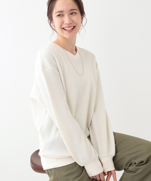 SHOO・LA・RUE(シューラルー)の「【洗える/S-LL/前後2WAY】きらっと光るラメが目を惹く ワッフルトップス(Tシャツ/カットソー・レディース・ライトグレー/オフホワイト/イエロー系その他・01/02/03/04)」の2枚目の写真