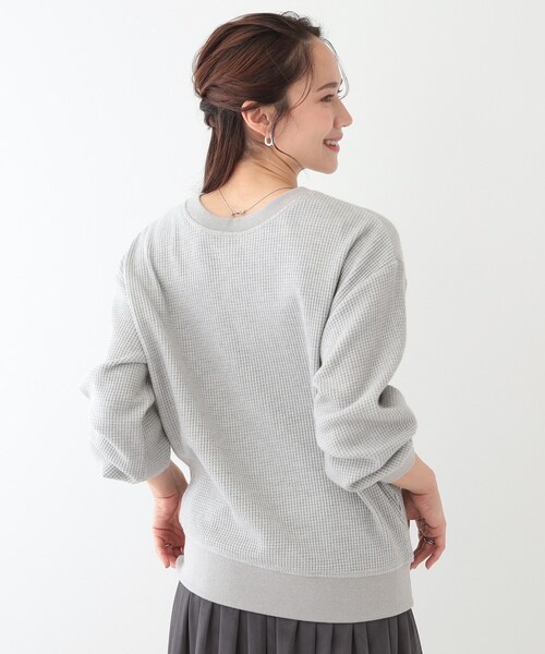 SHOO・LA・RUE(シューラルー)の「【洗える/S-LL/前後2WAY】きらっと光るラメが目を惹く ワッフルトップス(Tシャツ/カットソー・レディース・ライトグレー/オフホワイト/イエロー系その他・01/02/03/04)」の14枚目の写真