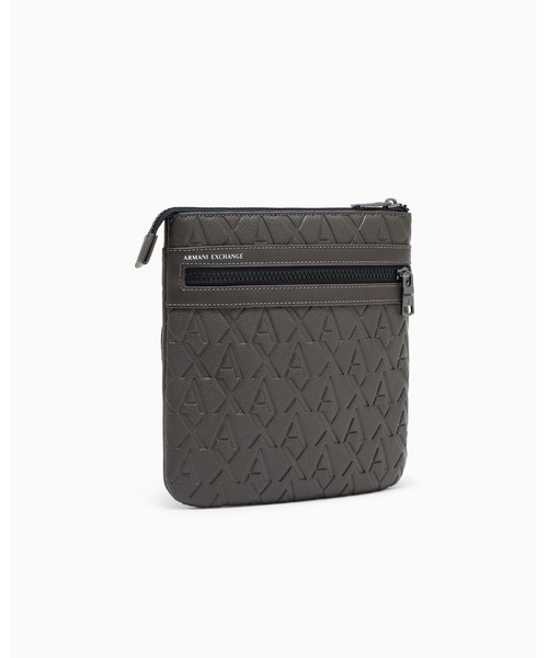 ARMANI EXCHANGE(アルマーニエクスチェンジ)の「【A|X アルマーニ エクスチェンジ】オールオーバーエンボスロゴ フラットショルダーバッグ(EC限定カラー含)(ショルダーバッグ・メンズ・ブラック/オレンジ/ホワイト/ブラウン・FREE)」の8枚目の写真
