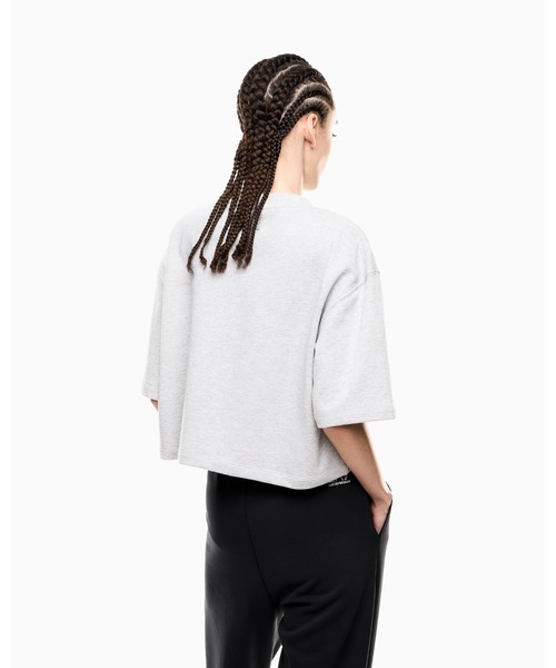 EMPORIO ARMANI EA7（エンポリオアルマーニイーエーセブン）の「<オンライン限定>【エンポリオ アルマーニ EA7】Logo Series クロップドTシャツ コットン混紡（Tシャツ/カットソー・レディース・ライトグレー・LARGE/MEDIUM/SMALL/X-SMALL）」の4枚目の写真