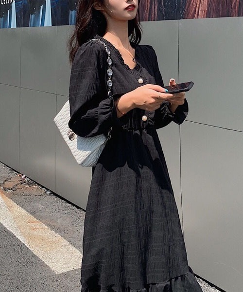 urge:(アージコロン )の「【URGE:】ワッシャー ティアード パール風ボタン 長袖 ミモレ丈 ワンピース(ワンピース・レディース・ホワイト/ブラック/レッド・SMALL/MEDIUM/LARGE/X-LARGE)」の5枚目の写真