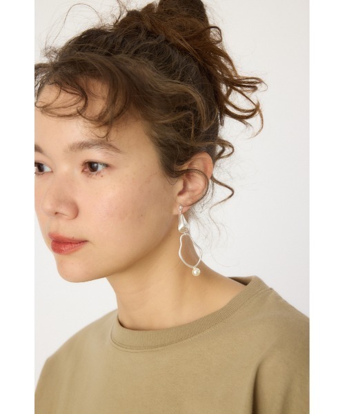 RODEO CROWNS WIDE BOWL（ロデオクラウンズワイドボウル）の「ティアドロップ フープミックスピアス（ピアス（両耳用）・レディース・シルバー/ゴールド・FREE）」の2枚目の写真