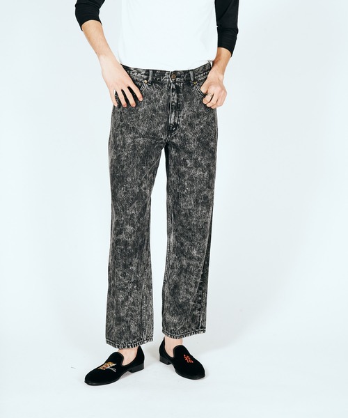 GUNG HO（ガンホー）の「GUNG HO / ガンホー DENIM TAPARED PANTS デニム テーパードパンツ ユーズド加工 ケミカルウォッシュ（デニムパンツ・メンズ・ブラック系その他/ブルー/ブラック/ライトブルー・SMALL/MEDIUM/LARGE/X-LARGE/X-SMALL）」の19枚目の写真