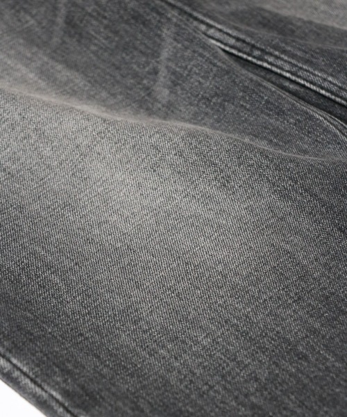 GUNG HO（ガンホー）の「GUNG HO / ガンホー DENIM TAPARED PANTS デニム テーパードパンツ ユーズド加工 ケミカルウォッシュ（デニムパンツ・メンズ・ブラック系その他/ブルー/ブラック/ライトブルー・SMALL/MEDIUM/LARGE/X-LARGE/X-SMALL）」の15枚目の写真