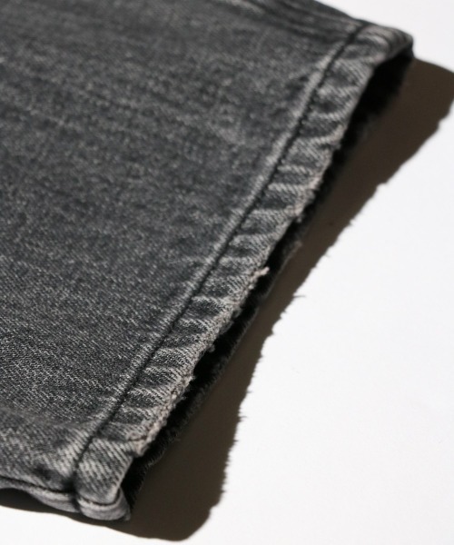 GUNG HO（ガンホー）の「GUNG HO / ガンホー DENIM TAPARED PANTS デニム テーパードパンツ ユーズド加工 ケミカルウォッシュ（デニムパンツ・メンズ・ブラック系その他/ブルー/ブラック/ライトブルー・SMALL/MEDIUM/LARGE/X-LARGE/X-SMALL）」の16枚目の写真