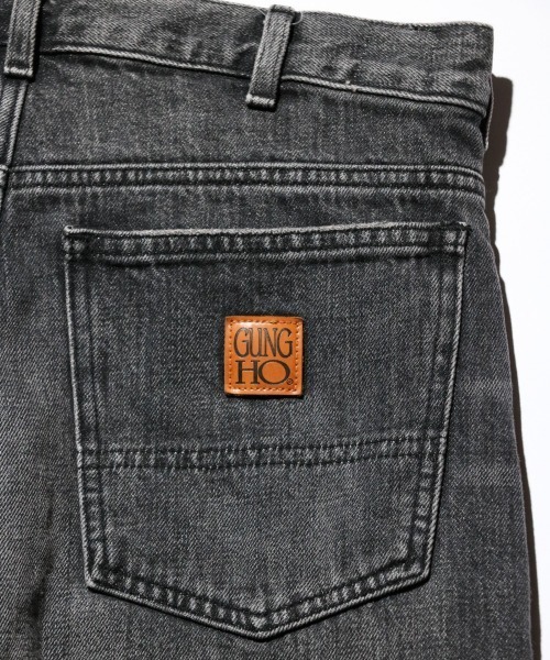 GUNG HO（ガンホー）の「GUNG HO / ガンホー DENIM TAPARED PANTS デニム テーパードパンツ ユーズド加工 ケミカルウォッシュ（デニムパンツ・メンズ・ブラック系その他/ブルー/ブラック/ライトブルー・SMALL/MEDIUM/LARGE/X-LARGE/X-SMALL）」の18枚目の写真