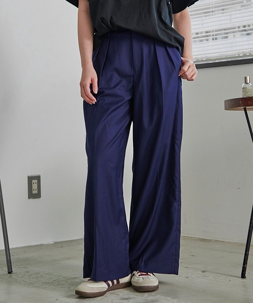 CavariA(キャバリア)の「インタックワイドパンツ(その他パンツ・レディース・チャコールグレー/ブラック/ネイビー/ブラウン・マルチサイズ)」の4枚目の写真