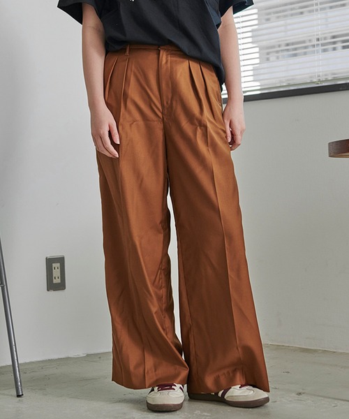 CavariA(キャバリア)の「インタックワイドパンツ(その他パンツ・レディース・チャコールグレー/ブラック/ネイビー/ブラウン・マルチサイズ)」の3枚目の写真