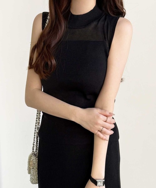 YOUING.(ユイン)の「シアー切替ニットトップス(ニット/セーター・レディース・ブラック・LARGE/MEDIUM)」の1枚目の写真