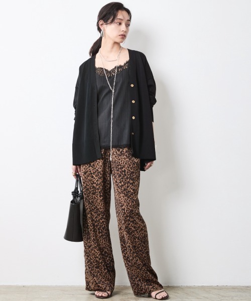 CHIC STYLE（シックスタイル）の「レオパードプリントパンツ＜大きいサイズ有＞シックスタイル（その他パンツ・レディース・ブラウン系/グレー系・L/M/5L/4L/3L/LL）」の4枚目の写真