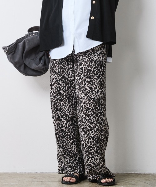 CHIC STYLE（シックスタイル）の「レオパードプリントパンツ＜大きいサイズ有＞シックスタイル（その他パンツ・レディース・ブラウン系/グレー系・L/M/5L/4L/3L/LL）」の6枚目の写真