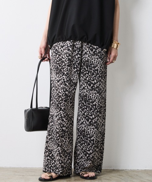 CHIC STYLE（シックスタイル）の「レオパードプリントパンツ＜大きいサイズ有＞シックスタイル（その他パンツ・レディース・ブラウン系/グレー系・L/M/5L/4L/3L/LL）」の8枚目の写真