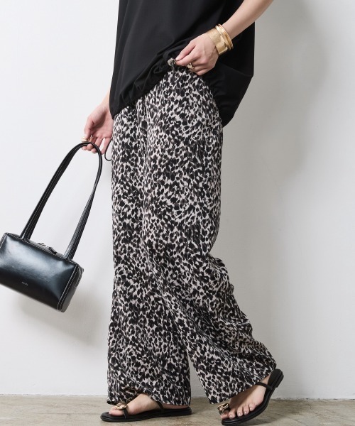 CHIC STYLE（シックスタイル）の「レオパードプリントパンツ＜大きいサイズ有＞シックスタイル（その他パンツ・レディース・ブラウン系/グレー系・L/M/5L/4L/3L/LL）」の10枚目の写真