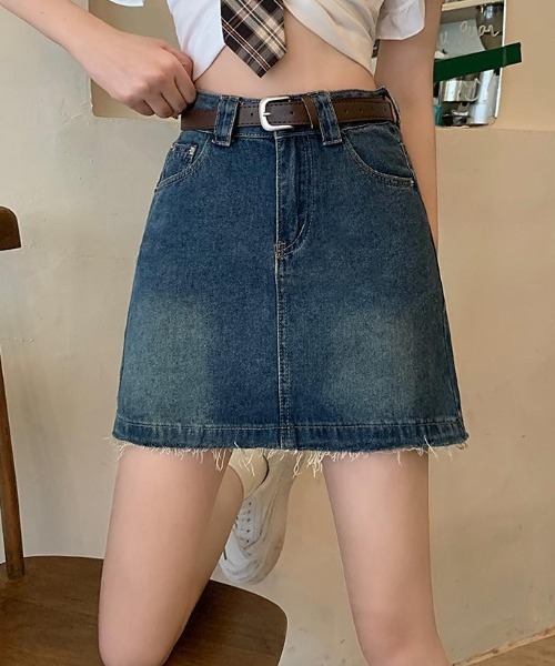Teem Store（チームストア）の「【ベルト付き】切りっぱなしフリンジデニムミニスカート（スカート・レディース・ブルー・M/L）」の3枚目の写真