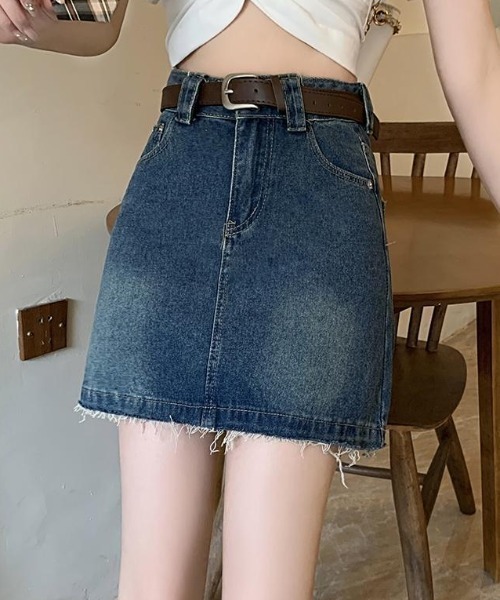 Teem Store（チームストア）の「【ベルト付き】切りっぱなしフリンジデニムミニスカート（スカート・レディース・ブルー・M/L）」の4枚目の写真