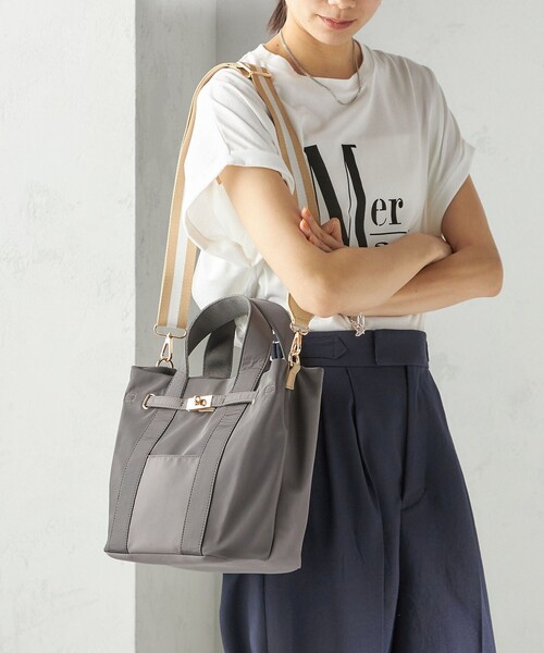 SHIPS（シップス）の「【WEB限定】パーテーション ライン テープ バッグ（ショルダーバッグ・レディース・ブラック/グレー/ベージュ/ネイビー・ONE SIZE）」の6枚目の写真