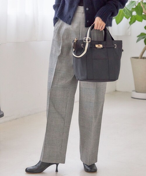 SHIPS（シップス）の「【WEB限定】パーテーション ライン テープ バッグ（ショルダーバッグ・レディース・ブラック/グレー/ベージュ/ネイビー・ONE SIZE）」の19枚目の写真