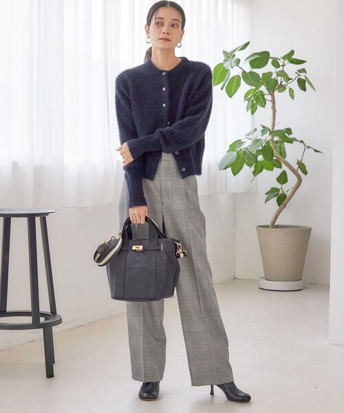 SHIPS（シップス）の「【WEB限定】パーテーション ライン テープ バッグ（ショルダーバッグ・レディース・ブラック/グレー/ベージュ/ネイビー・ONE SIZE）」の20枚目の写真